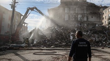 Σεισμός στη Σμύρνη: Στους 92 οι νεκροί
