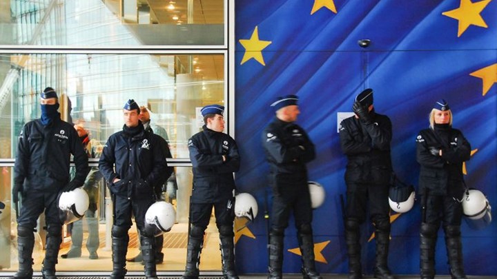 Europol: Συντονισμένες επιδρομές σε Ελλάδα και έξι ακόμη χώρες με στόχο τη ρητορική μίσους στο διαδίκτυο