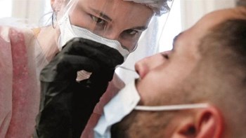 Κορονοϊός: Ένα βήμα πριν από το καθολικό lockdown η Ροδόπη με τη Λάρισα