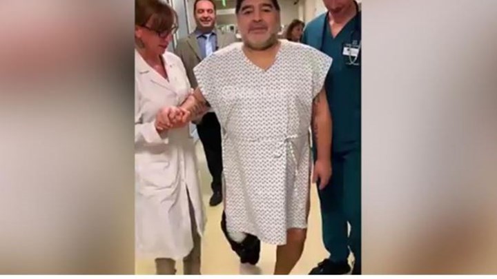 Ντιέγκο Μαραντόνα: Χειρουργήθηκε στον εγκέφαλο – Πώς είναι η κατάσταση της υγείας του