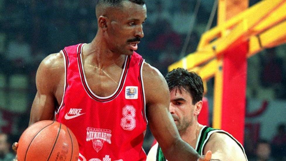 Τεράστια γκάφα από το Associated Press: “Πέθανε” λάθος Έντι Τζόνσον – Έξαλλος ο παλαίμαχος παίκτης του Ολυμπιακού