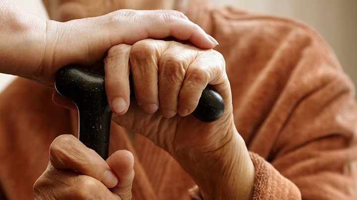 Η ασυμπτωματική ηλικιωμένη που μετέδιδε τον κορονοϊό για 70 ημέρες