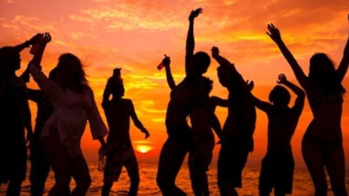 Ρόδος: Beach πάρτι με 70 άτομα λίγο πριν από το lockdown