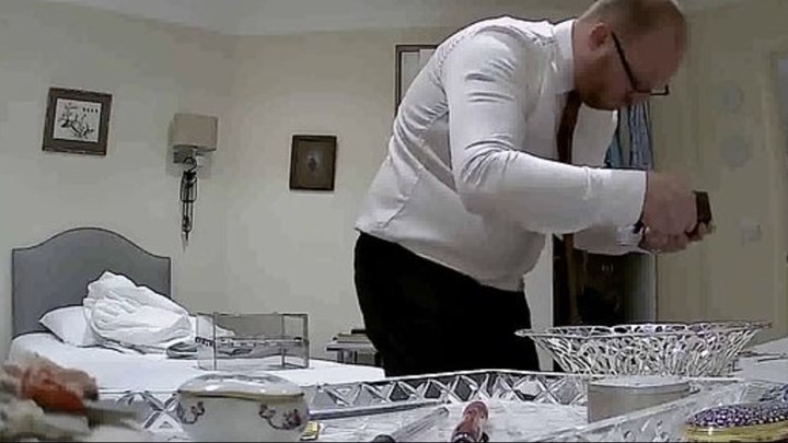 Βρετανία: Διευθυντής γηροκομείου “πιάστηκε” να κλέβει ετοιμοθάνατη – ΒΙΝΤΕΟ