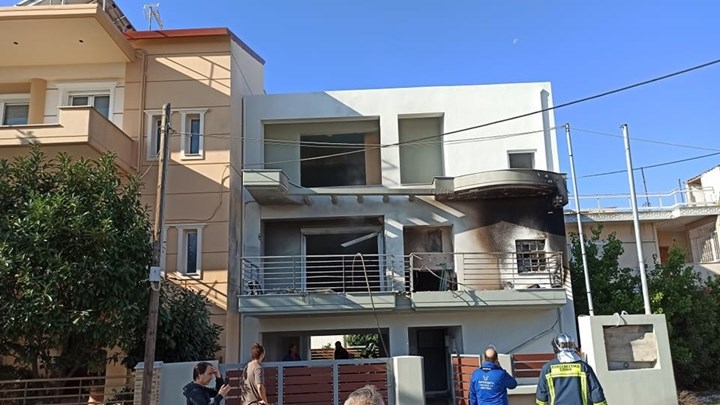 Αναστάτωση στη Λάρισα – Έκρηξη σε σπίτι – ΦΩΤΟ