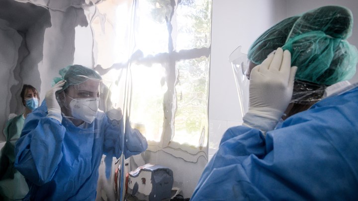 Κορονοϊός: 27χρονος χωρίς υποκείμενα νοσήματα νοσηλεύεται διασωληνωμένος στο 251 ΓΝΑ – ΒΙΝΤΕΟ