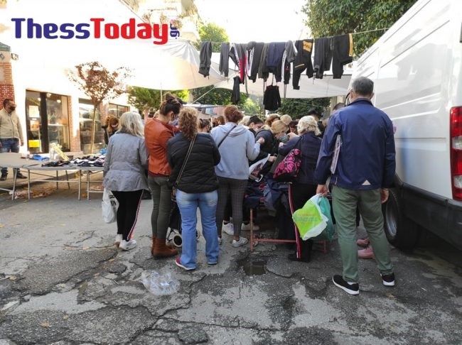 Θεσσαλονίκη: Εικόνες συνωστισμού σε λαϊκή αγορά – ΦΩΤΟ – ΒΙΝΤΕΟ