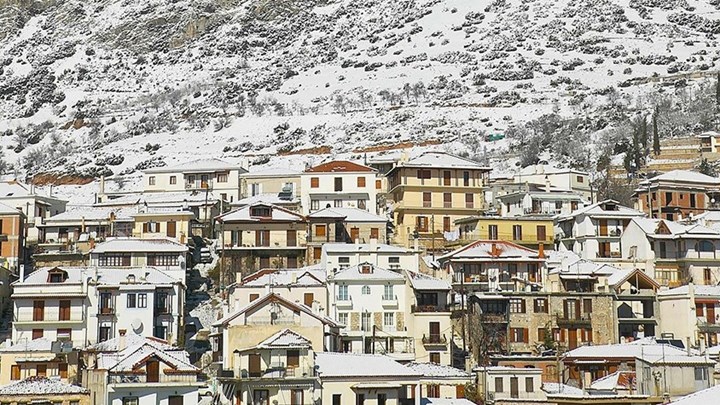 Ποιο lockdown; “Παίρνουν” τα… βουνά για τα Χριστούγεννα – Οι top προορισμοί που έχουν ήδη πληρότητα