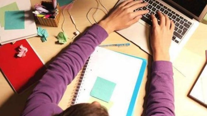 Lockdown: Έτσι θα λειτουργήσουν από αύριο σχολεία και πανεπιστήμια – Όλες οι λεπτομέρειες για την τηλεκπαίδευση