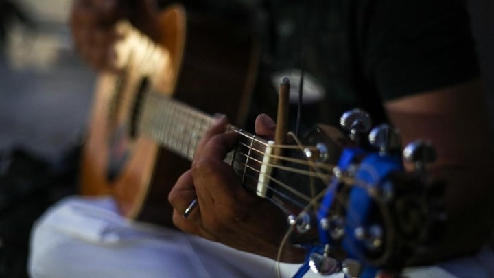 Κορoνοϊός: Τρία πρόστιμα σε μουσικό του δρόμου στη Θεσσαλονίκη