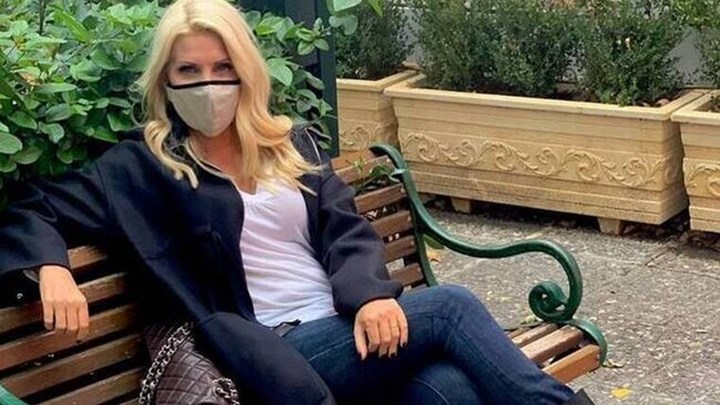 Ελένη Μενεγάκη: Οι συμβουλές για ραντεβού στο σπίτι εν μέσω lockdown