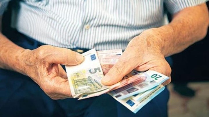 Συντάξεις: Αυξήσεις με αναδρομικά 14 μηνών έως 2.885 ευρώ έρχονται τον Δεκέμβριο – Ποιους αφορούν