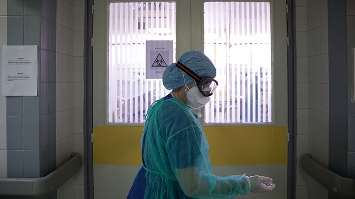 Κορονοϊός: 12 θάνατοι μέσα σε λίγες ώρες – Νεκρή και μία 49χρονη που δεν νοσηλευόταν σε ΜΕΘ
