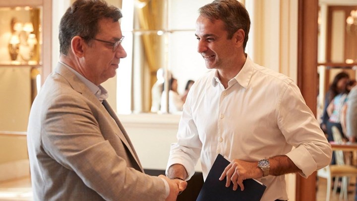 Pfizer: Ένας Θεσσαλονικιός στο τιμόνι – Ποιος είναι ο Άλμπερτ Μπουρλά