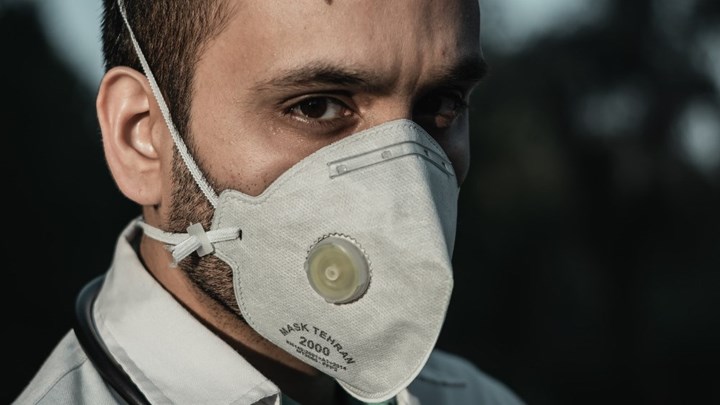 Κορονοϊός: Όλη η αλήθεια για τις μάσκες με βαλβίδα εκπνοής – Μπορούν να βάλουν “φρένο” στον ιό;