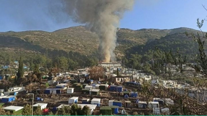 Φωτιά στο ΚΥΤ Σάμου – Συναγερμός στην Πυροσβεστική – ΦΩΤΟ