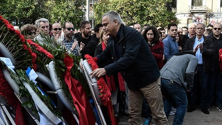 Κορονοϊός-ΣΥΡΙΖΑ: Πορεία για το Πολυτεχνείο από αντιπροσωπεία του κόμματος