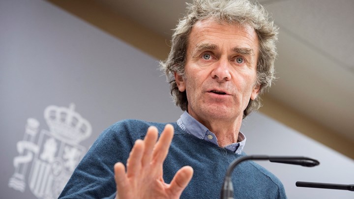 Κορονοϊός: Οι γιατροί κατά του Ισπανού “Τσιόδρα” – Ζητούν την απομάκρυνσή του