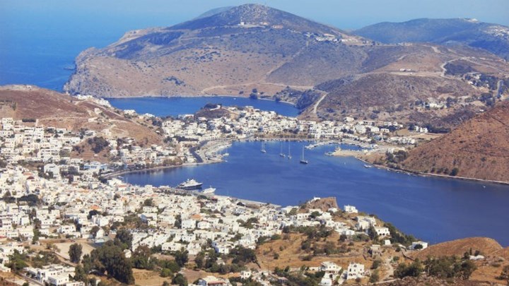 Πάτμος: Ανησυχία για τα κρούσματα κορονοϊού – Οι φήμες για πάρτι κοσμικής κυρίας