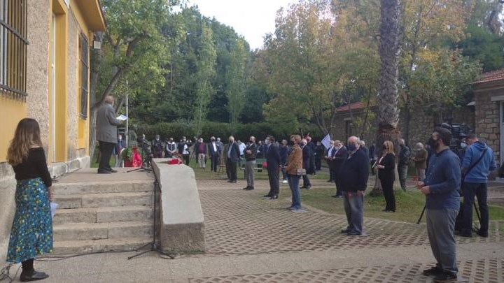 Πολυτεχνείο: Με μάσκες και αποστάσεις η εκδήλωση του ΣΥΡΙΖΑ στο πάρκο Ελευθερίας – ΦΩΤΟ