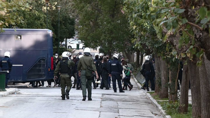 Κορονοϊός – Πολυτεχνείο: Σε καραντίνα αστυνομικοί διμοιρίας που είχε σταλεί στην Αθήνα από τη Λαμία