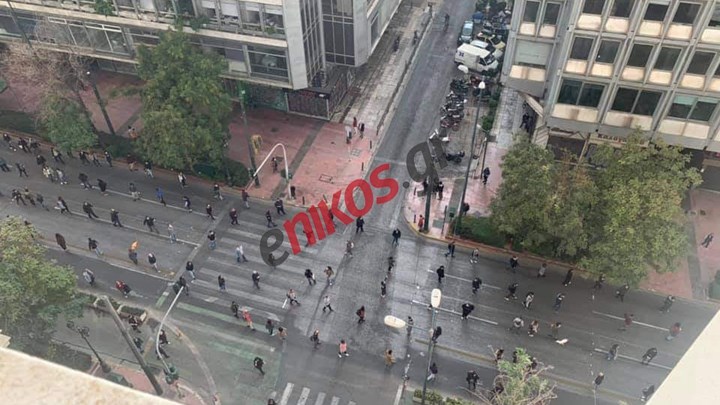 Πανοραμικές ΦΩΤΟ από τη συγκέντρωση του ΚΚΕ στο κέντρο της Αθήνας