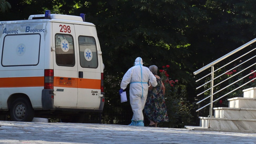 Κορονοϊός: Κατατέθηκε μήνυση για το γηροκομείο στο Ασβεστοχώρι – Τι ισχυρίζεται η κόρη θύματος του ιού