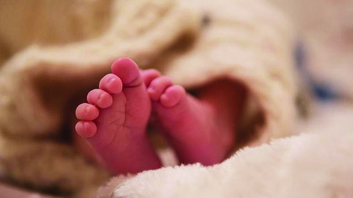 Συναγερμός για βρέφος με κορονοϊό – Με C-130 από τη Λέσβο στην Αθήνα – ΒΙΝΤΕΟ