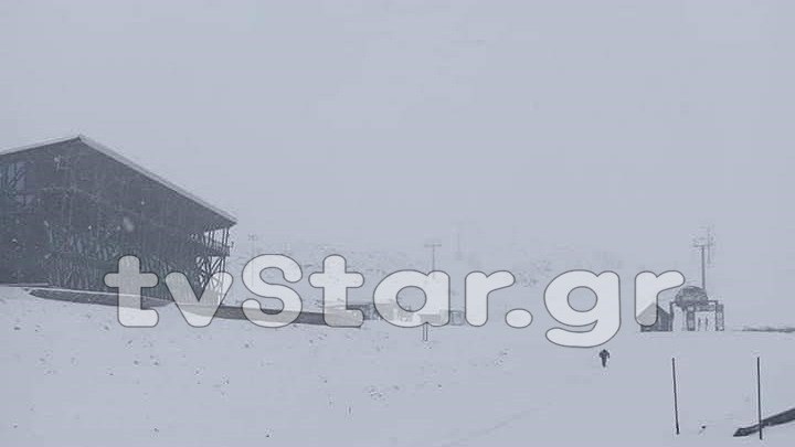 Καιρός: Στα λευκά “ντύθηκαν” Παρνασσός και Βελούχι – ΦΩΤΟ