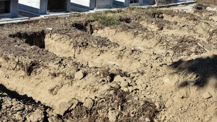 Σέρρες: Άνοιξαν νέους χώρους ταφής για τα θύματα του κορονοϊού – ΒΙΝΤΕΟ