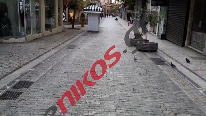 Ερμού: Δεν υπάρχει ψυχή στον πιο εμπορικό δρόμο της Αθήνας – Μία… άλλη πόλη λόγω lockdown – ΦΩΤΟ αναγνώστη