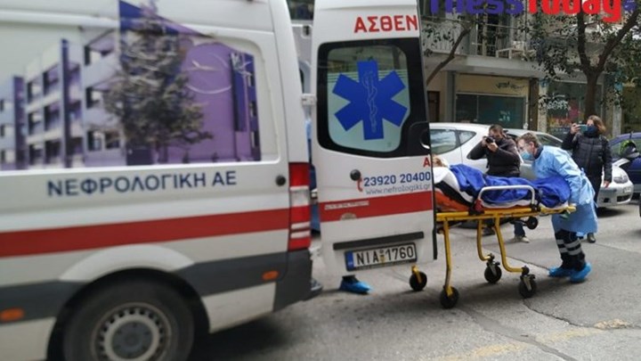 Επίταξη Θεσσαλονίκη: Ξεκίνησε η μεταφορά ασθενών από τις ιδιωτικές κλινικές σε άλλες μονάδες