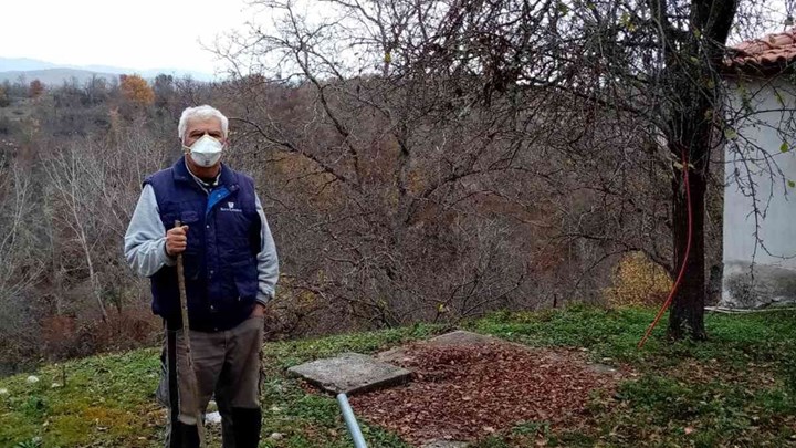 Παππάδες Δράμας: Πώς κυλά η ζωή κατά τη διάρκεια της καραντίνας σε ένα χωριό με μόνο εννέα κατοίκους