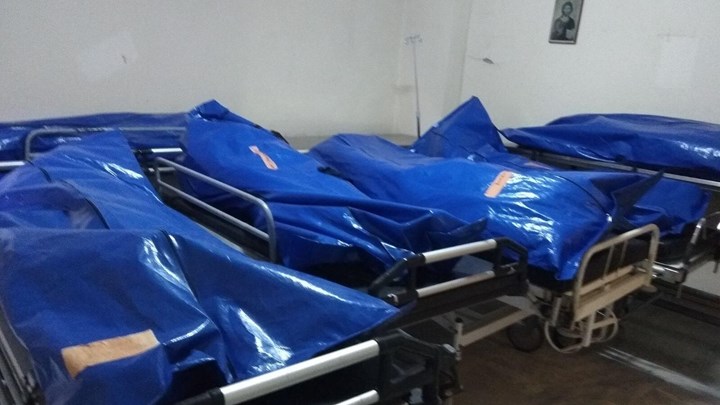 Κορονοϊός: Νεκροί σε σάκους εκτός ψυκτικών θαλάμων – Σοκάρουν οι εικόνες από το νοσοκομείο του Βόλου – ΒΙΝΤΕΟ