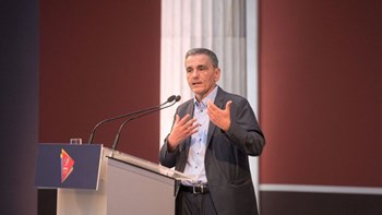 Τσακαλώτος για προϋπολογισμό: Ελπίζουμε πραγματικά να είναι η τελευταία αναθεώρηση επί τα χείρω – ΒΙΝΤΕΟ