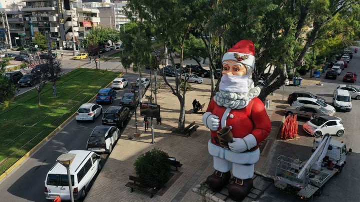 Κορονοϊός – Γλυφάδα: Φέτος ο Άγιος Βασίλης φορά μάσκα – ΦΩΤΟ