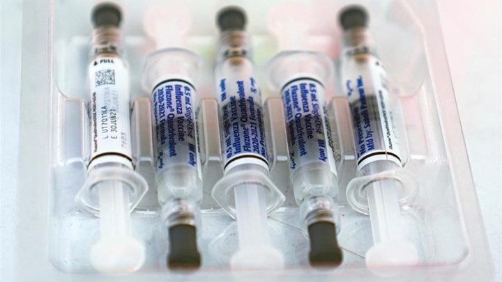 Κορονοϊός-Εμβόλιο: Έπεσαν οι υπογραφές μεταξύ Κομισιόν – Pfizer/BioNTech
