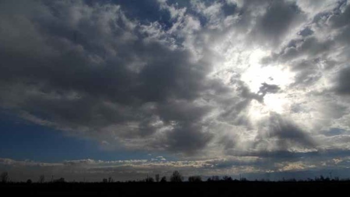 Καιρός: Πέφτει κι άλλο η θερμοκρασία – Χιόνια στα ορεινά