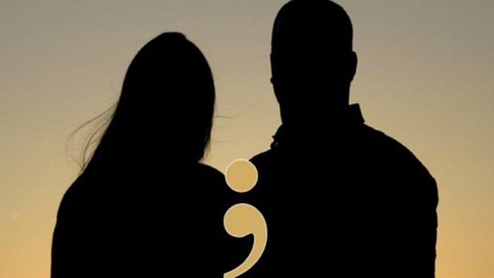 Νέος έρωτας στη σόουμπιζ – Ο περιζήτητος εργένης και η μελαχρινή καλλονή