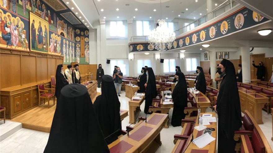 Κορονοϊός: Πώς “χτύπησε” την Εκκλησία – Το γεύμα στη Μονή Πετράκη και ο φόβος για κρυφά κρούσματα