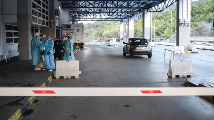 Κακαβιά: Επέστρεψαν στην Αλβανία δύο λεωφορεία με εργάτες γης – Βρέθηκαν θετικοί στα rapid test