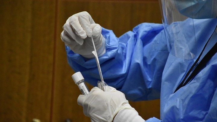 Κορονοϊός: Πού εντοπίζονται τα 1.498 νέα κρούσματα – Τι δείχνουν τα στοιχεία για Αττική και Θεσσαλονίκη