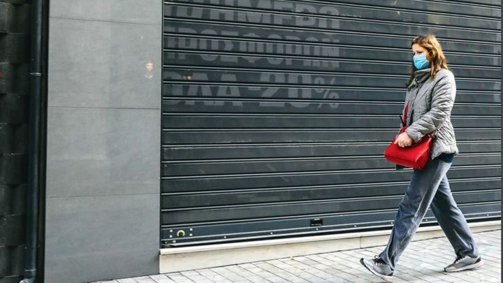 Κορονοϊός: Μάσκα ή κυλιόμενα lockdown – Οι εισηγήσεις των ειδικών για τη δύσκολη πορεία έως το εμβόλιο