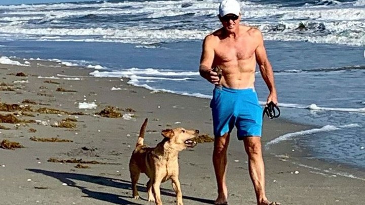 Διάσημος παίκτης του γκολφ έγινε viral – Τα… προσόντα του 65χρονου και οι κοιλιακοί – ΦΩΤΟ