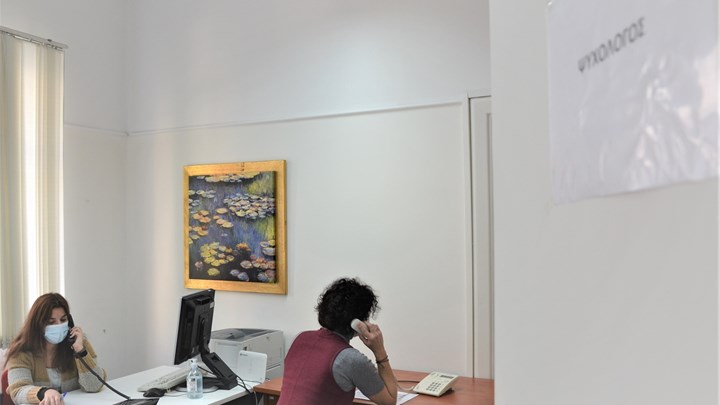 Δήμος Αθηναίων: Τρεις τηλεφωνικές γραμμές υποστήριξης εν μέσω πανδημίας