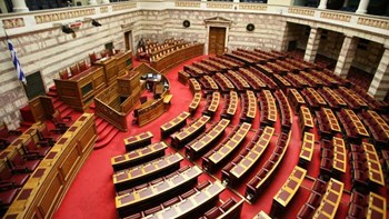 Aκόμα δύο βουλευτές ρίχνονται στη μάχη κατά της πανδημίας
