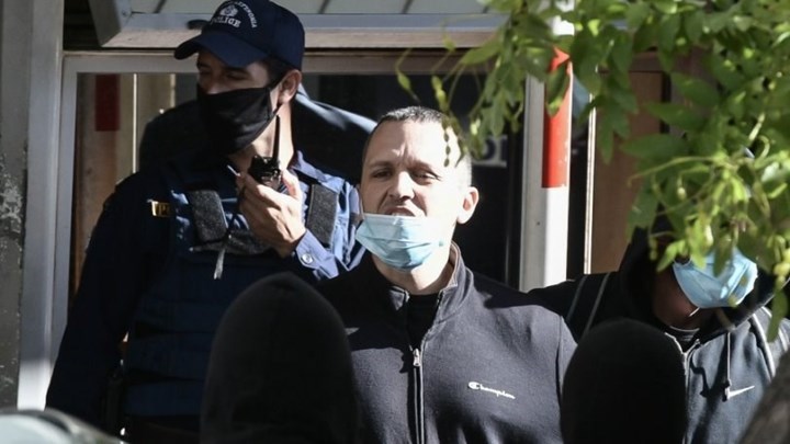 Χρυσή Αυγή: Βιβλιοθηκάριος ο Μιχαλολιάκος, βοηθός νοσοκόμου ο Κασιδιάρης και κουρέας ο Μίχος