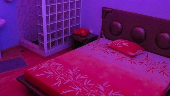 Κορονοϊός: Συλλήψεις σε οίκο ανοχής που λειτουργούσε παρά το lockdown