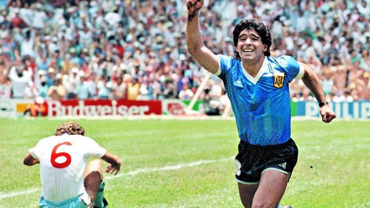 Ντιέγκο Μαραντόνα: Οι μαγικές στιγμές του “Θεού” του ποδοσφαίρου – ΒΙΝΤΕΟ