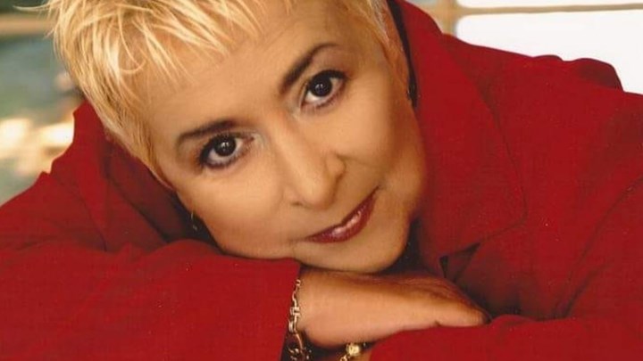 Πέθανε η Σάσα Μανέττα – Ήταν η πρώτη παρουσιάστρια της ΥΕΝΕΔ